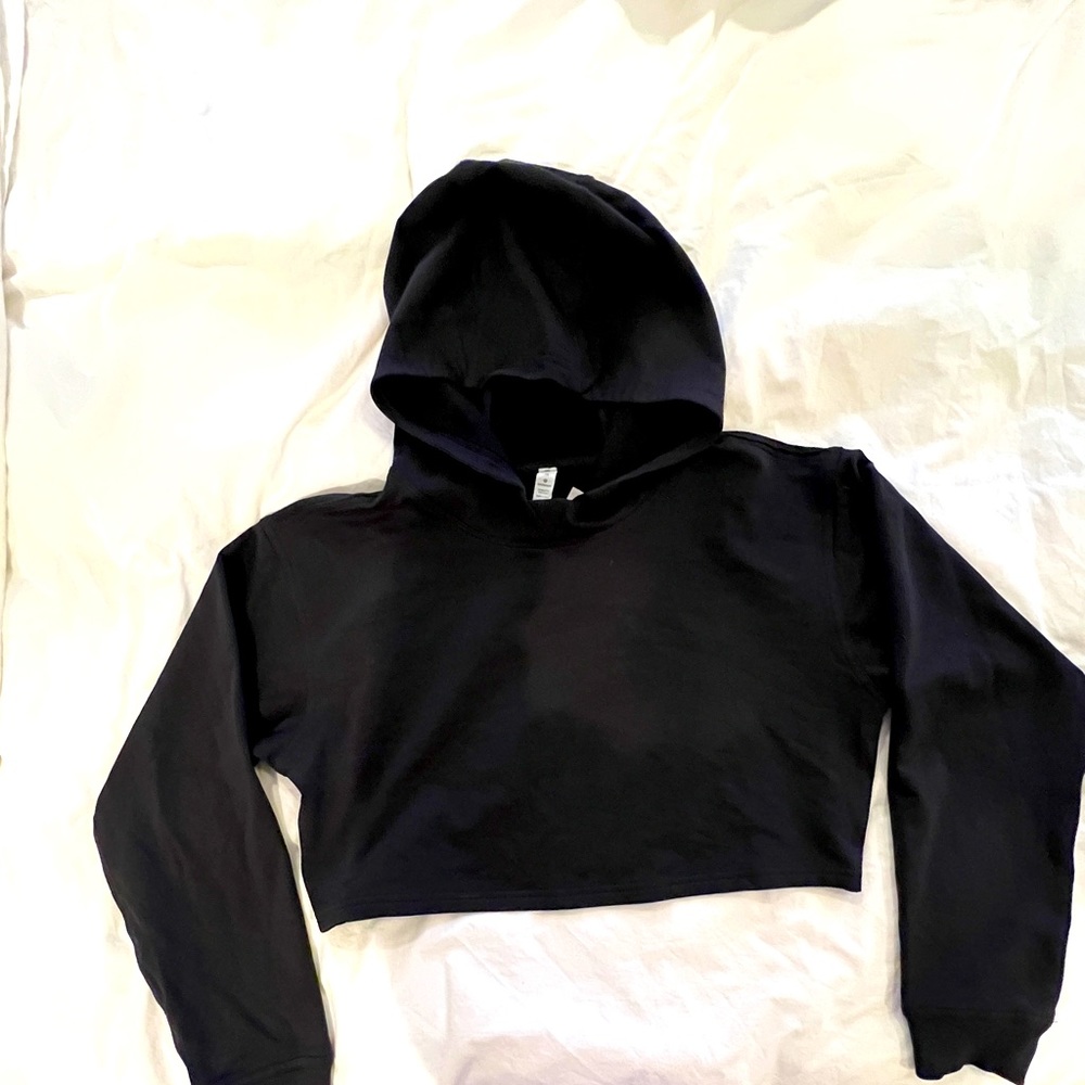 Lululemon black cropped hoodie